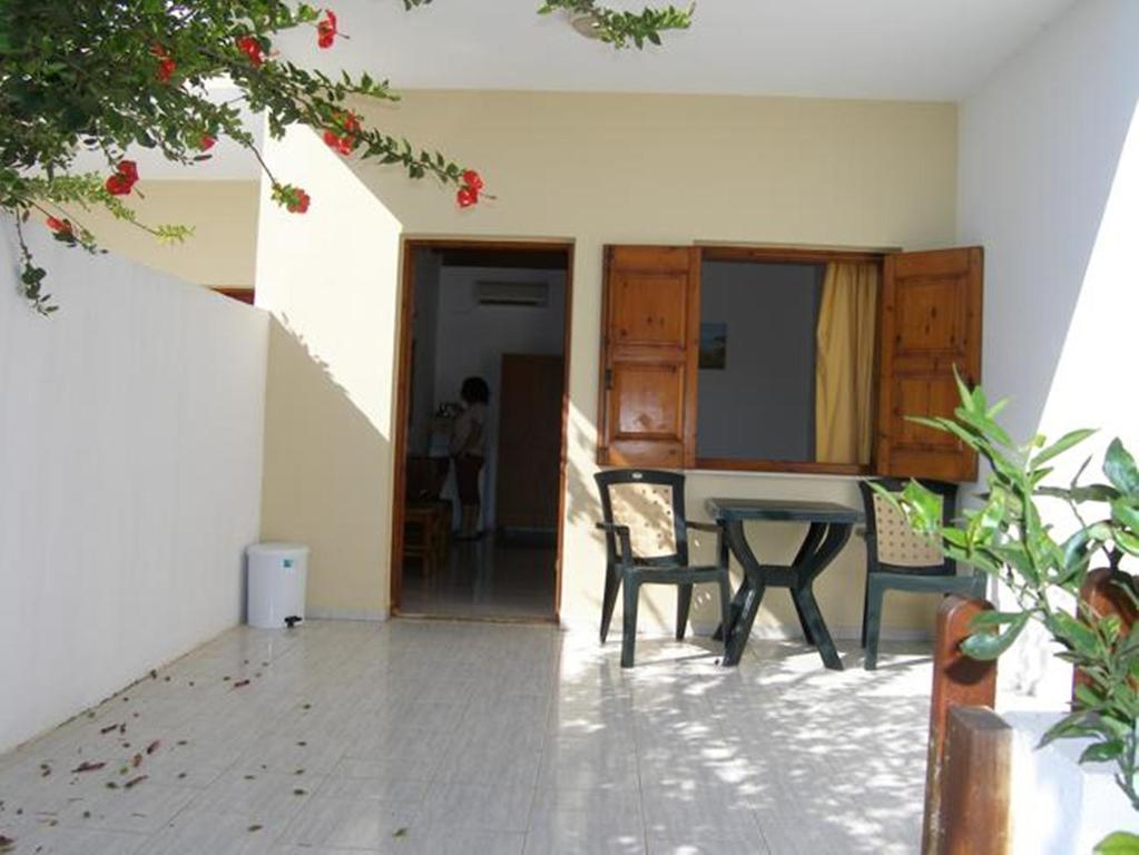 Zorbas Rooms Frangocastelo Bilik gambar